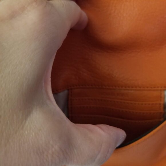 Michael Kors Deneuve Small Shoulder leather bag in Orange - Picture 11 of 15